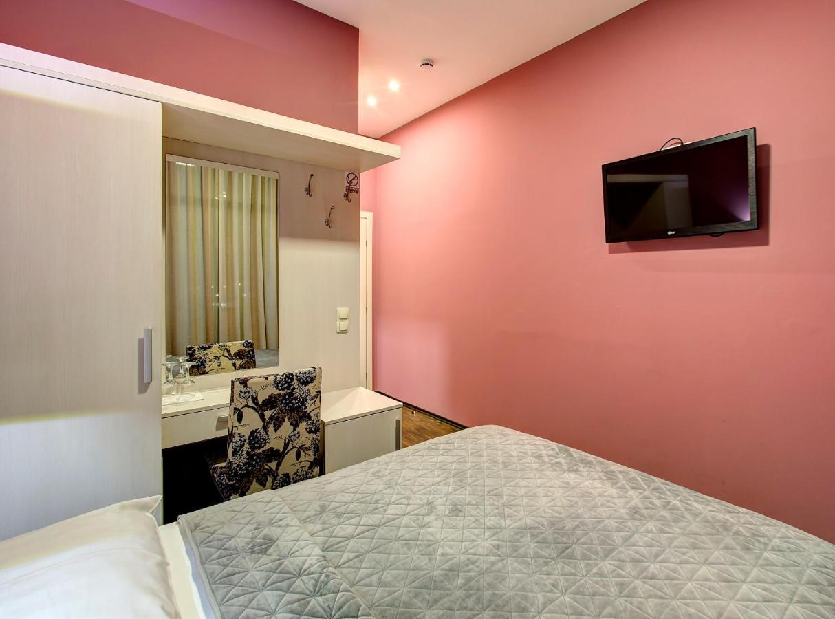 Hotel Le Pont Приедор Екстериор снимка