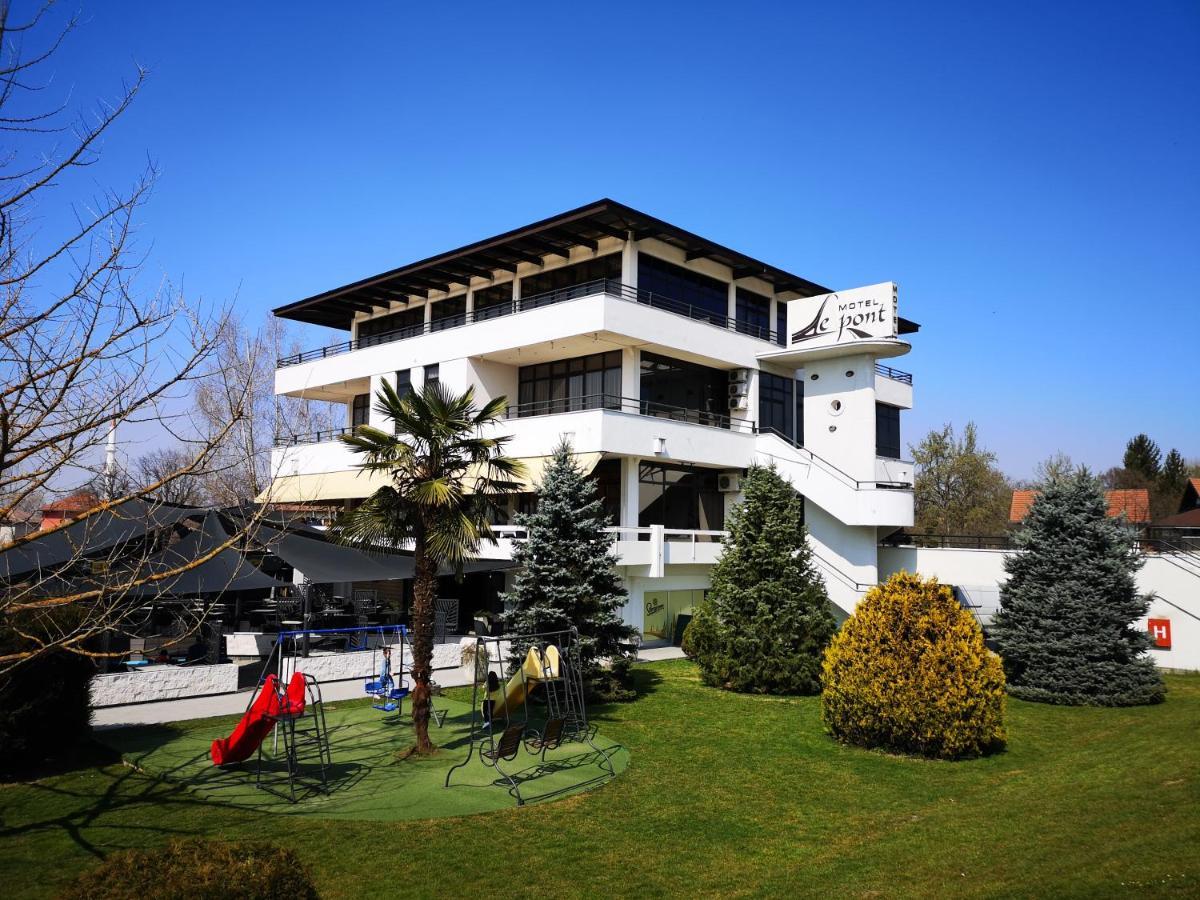 Hotel Le Pont Приедор Екстериор снимка