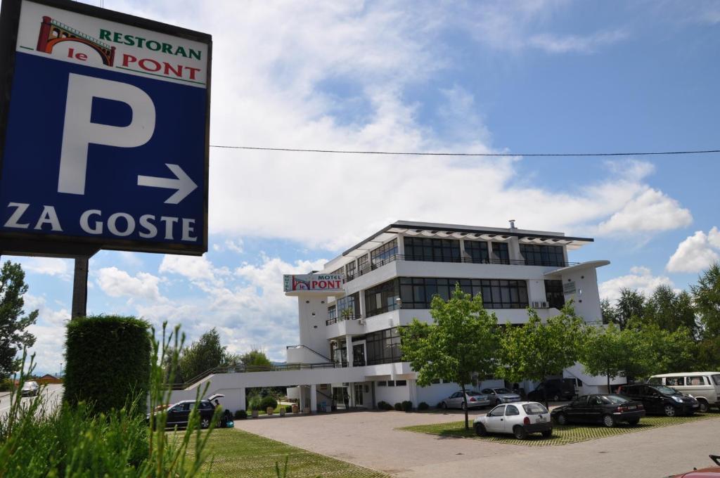 Hotel Le Pont Приедор Екстериор снимка
